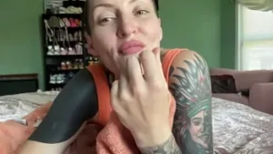 Enorme culo da solo sessione da solo con grande azione di dildo - babe tatuata di sporco